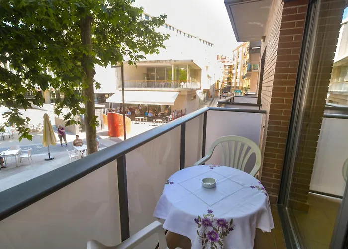 Mar De Vent -apartments * Льорет-де-Мар